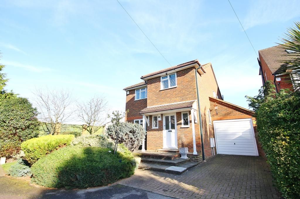 3 bed detached house to rent in Dorly Close, Shepperton, Surrey TW17