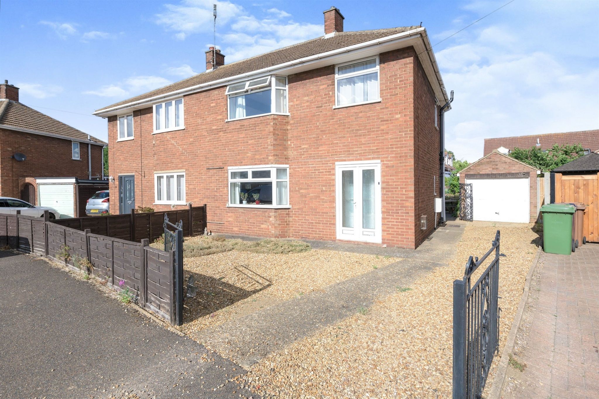3 bed semidetached house for sale in Northgate, Whittlesey