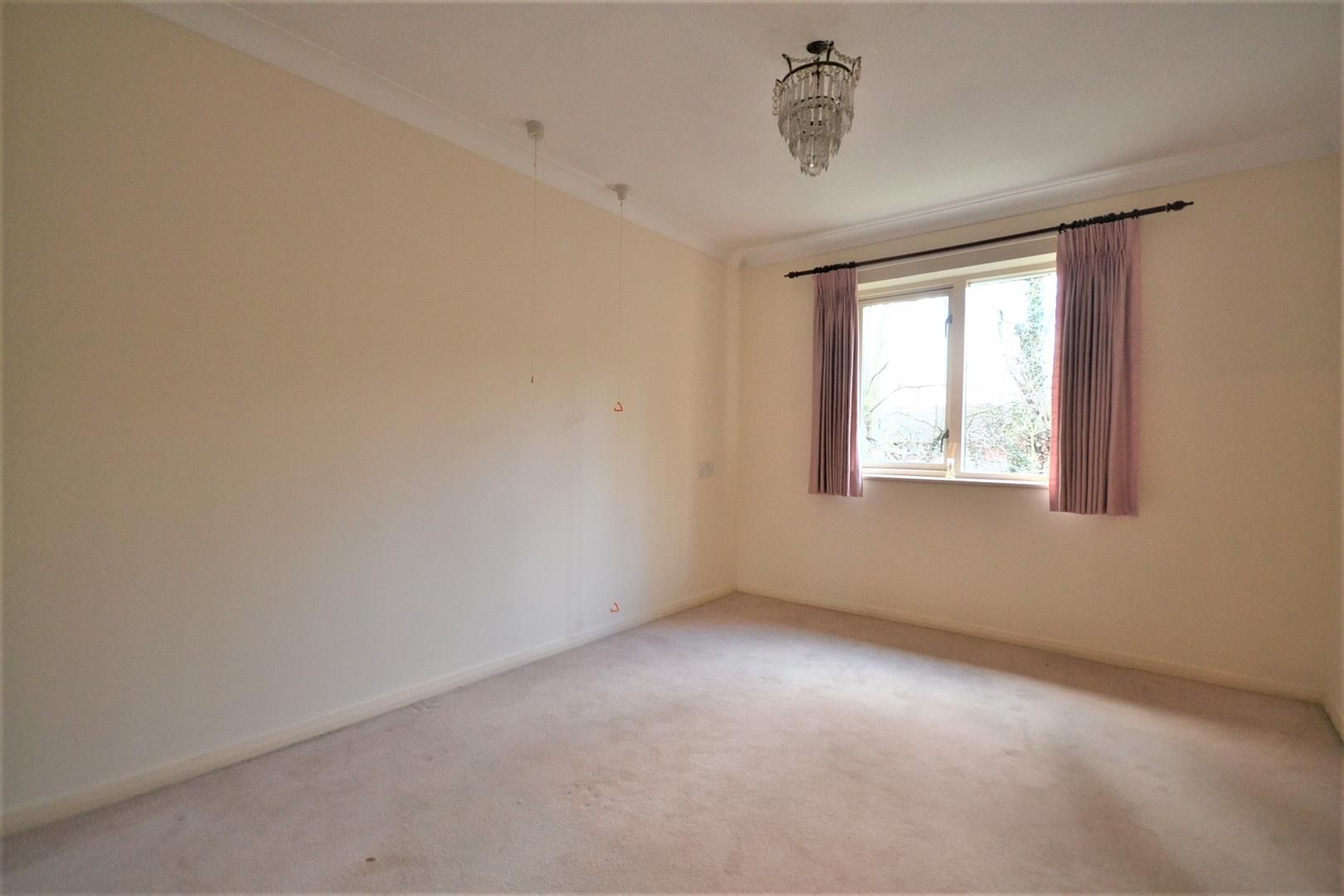 1 bed flat for sale in Hertswood Court, Hillside Gardens, EN5