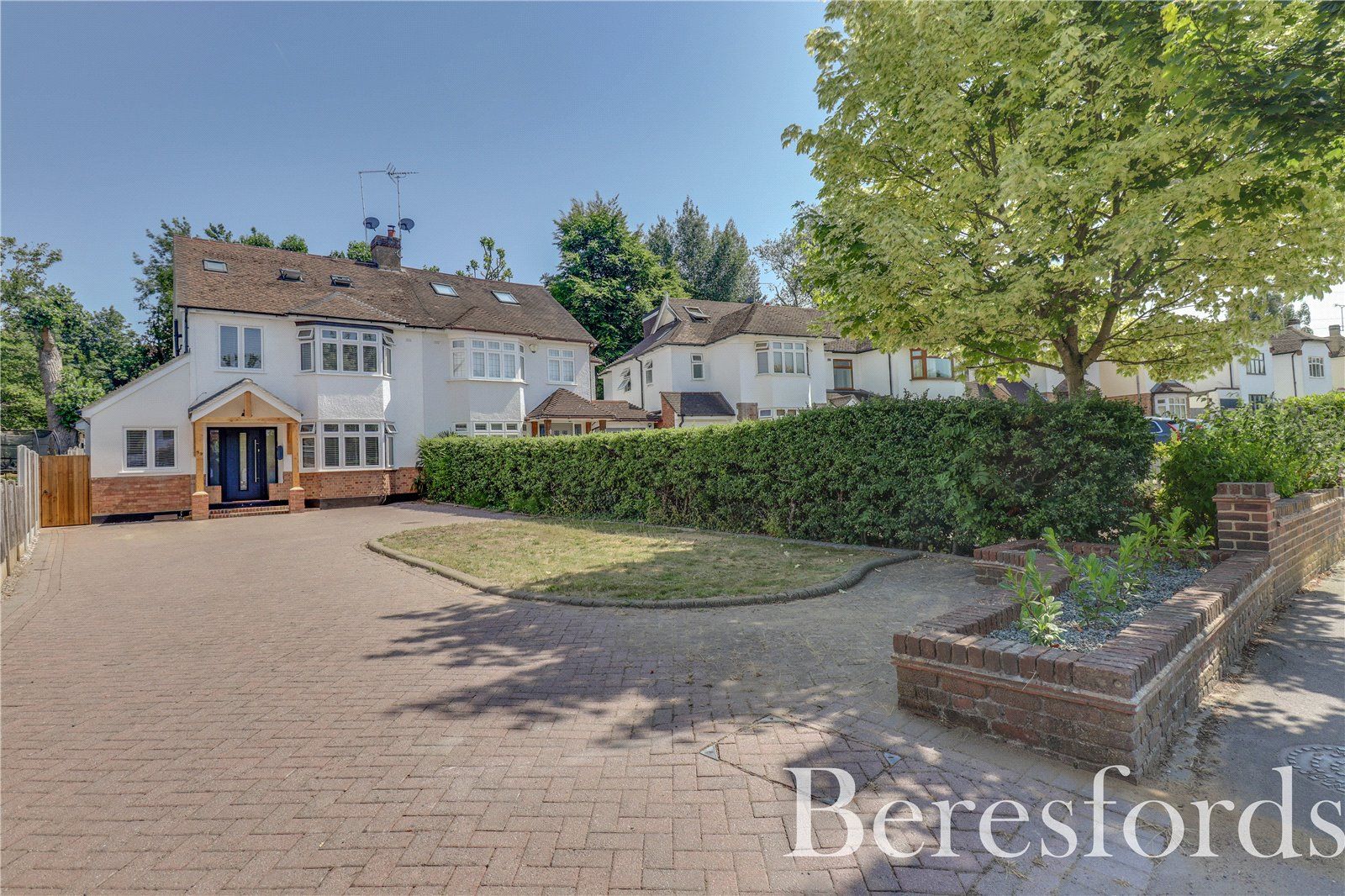 4 bed semidetached house for sale in Friars Avenue, Shenfield CM15