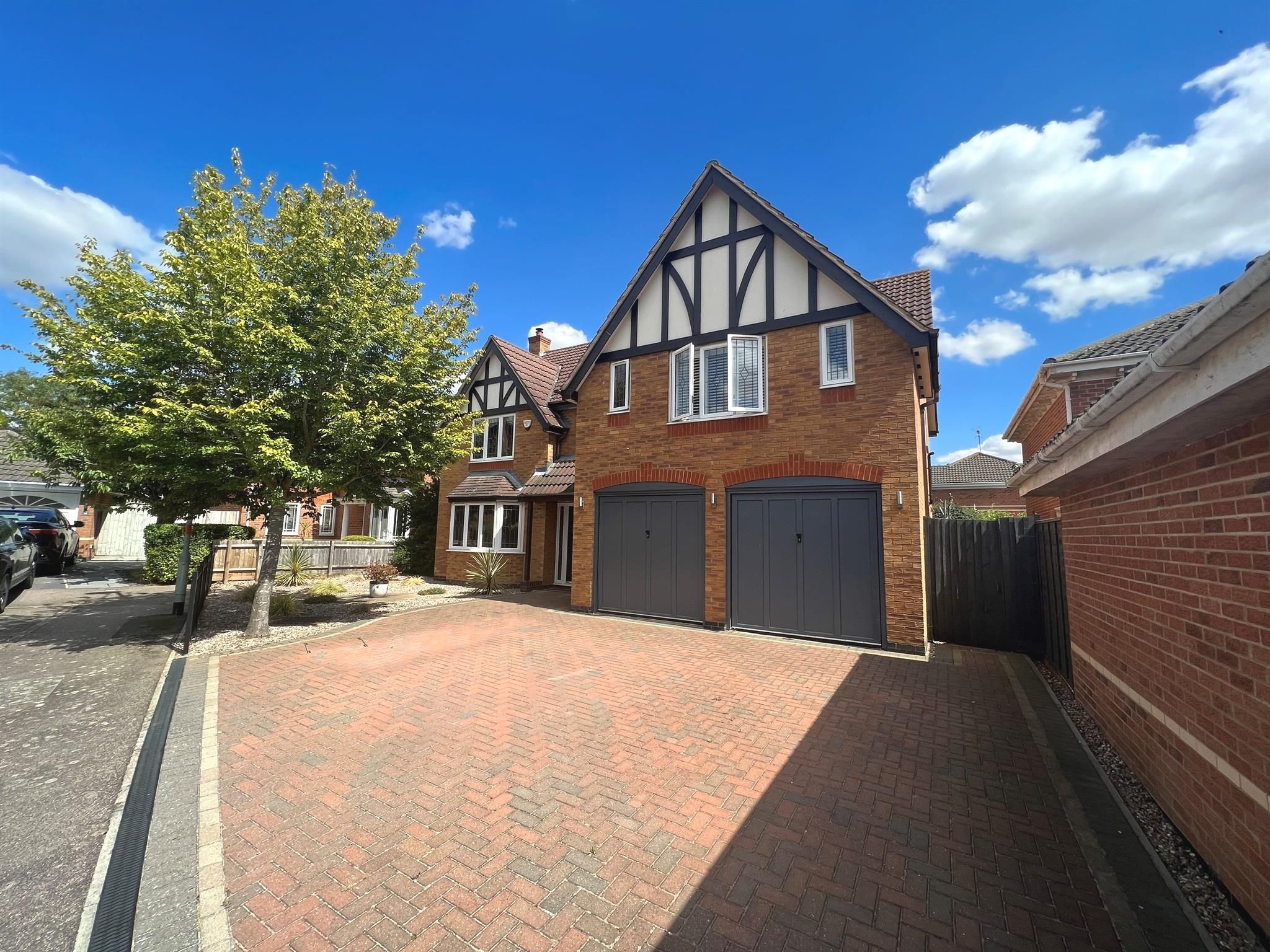 5 bed detached house for sale in Lexden Close, Wootton, Northampton NN4