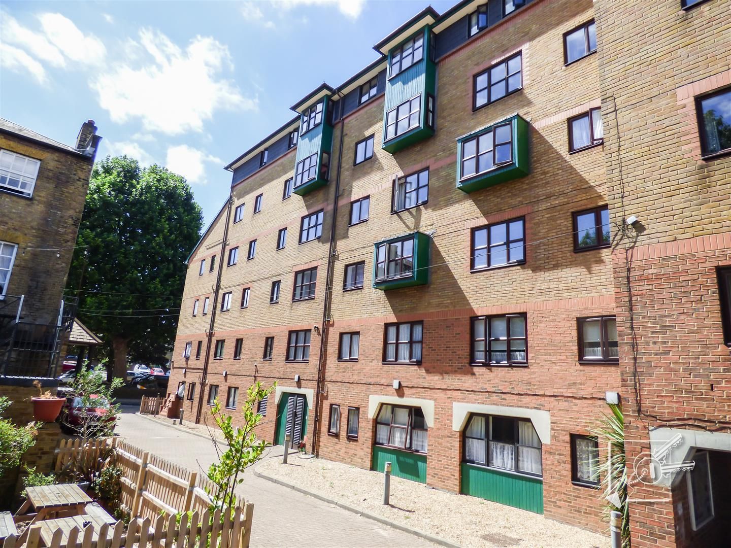 2 bed property for sale in West Street, Gravesend DA11 Zoopla