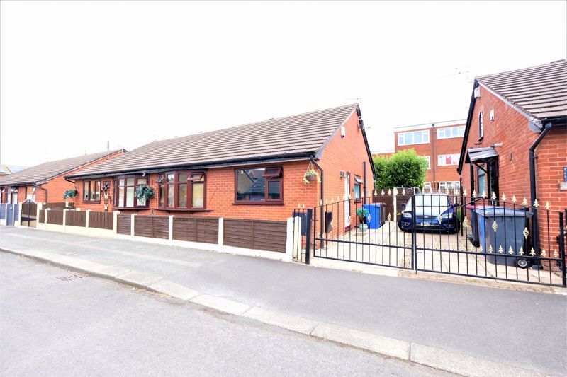 2 bed detached bungalow for sale in Renshaw Avenue, Eccles, Manchester