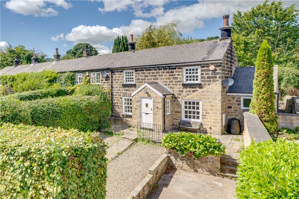 2 bed end terrace house for sale in Robinsons Row, North Rigton, Leeds