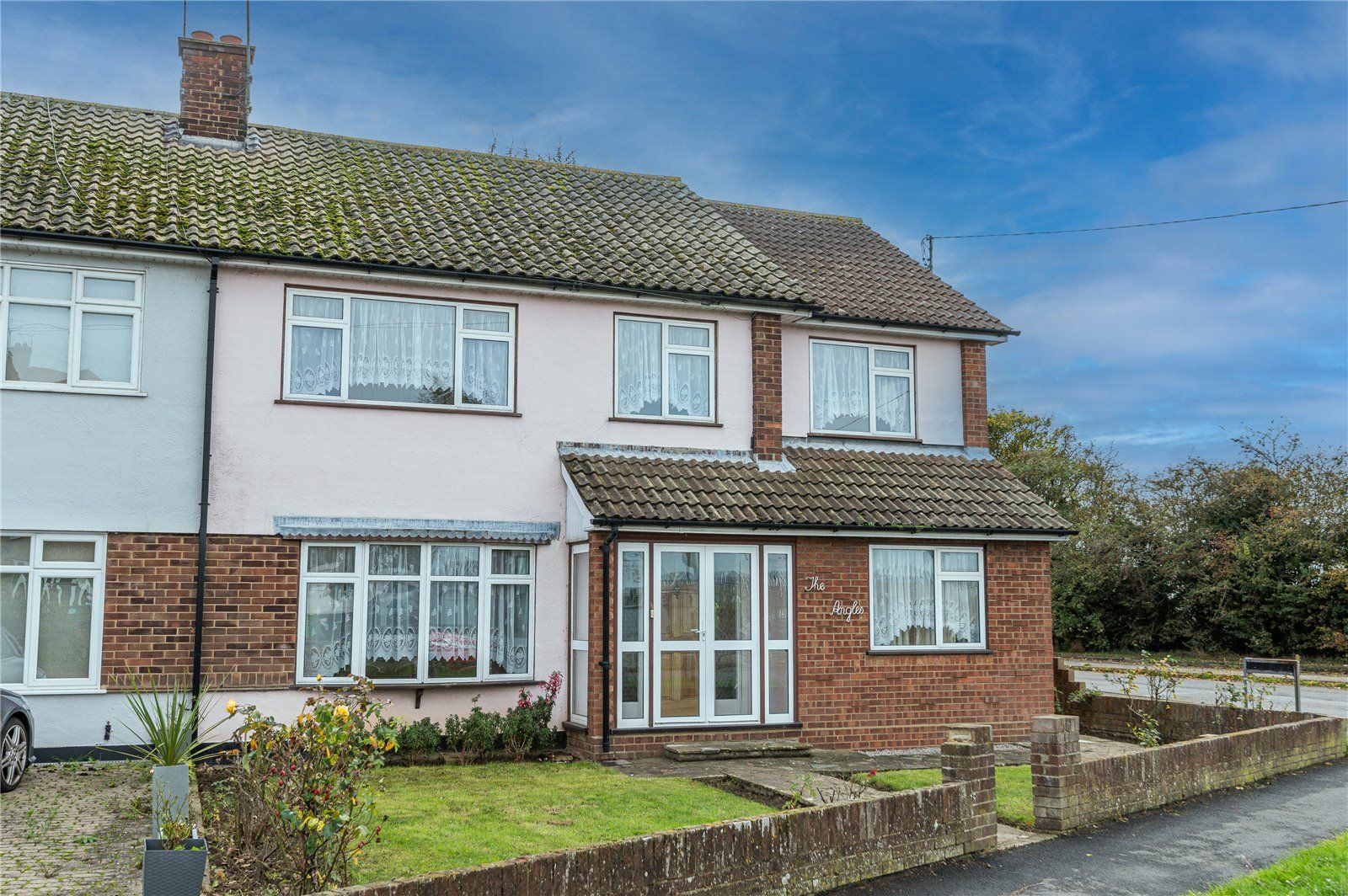 5 bed semidetached house for sale in Southend Road, Great Wakering