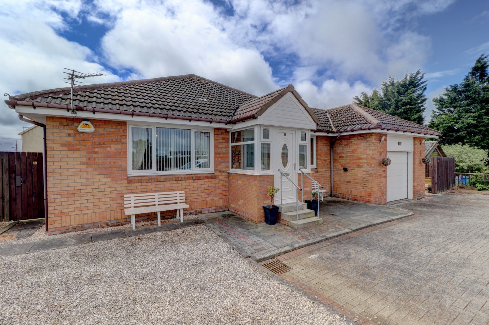 3 bed detached bungalow for sale in Carnwath Road, Kilncadzow, Carluke