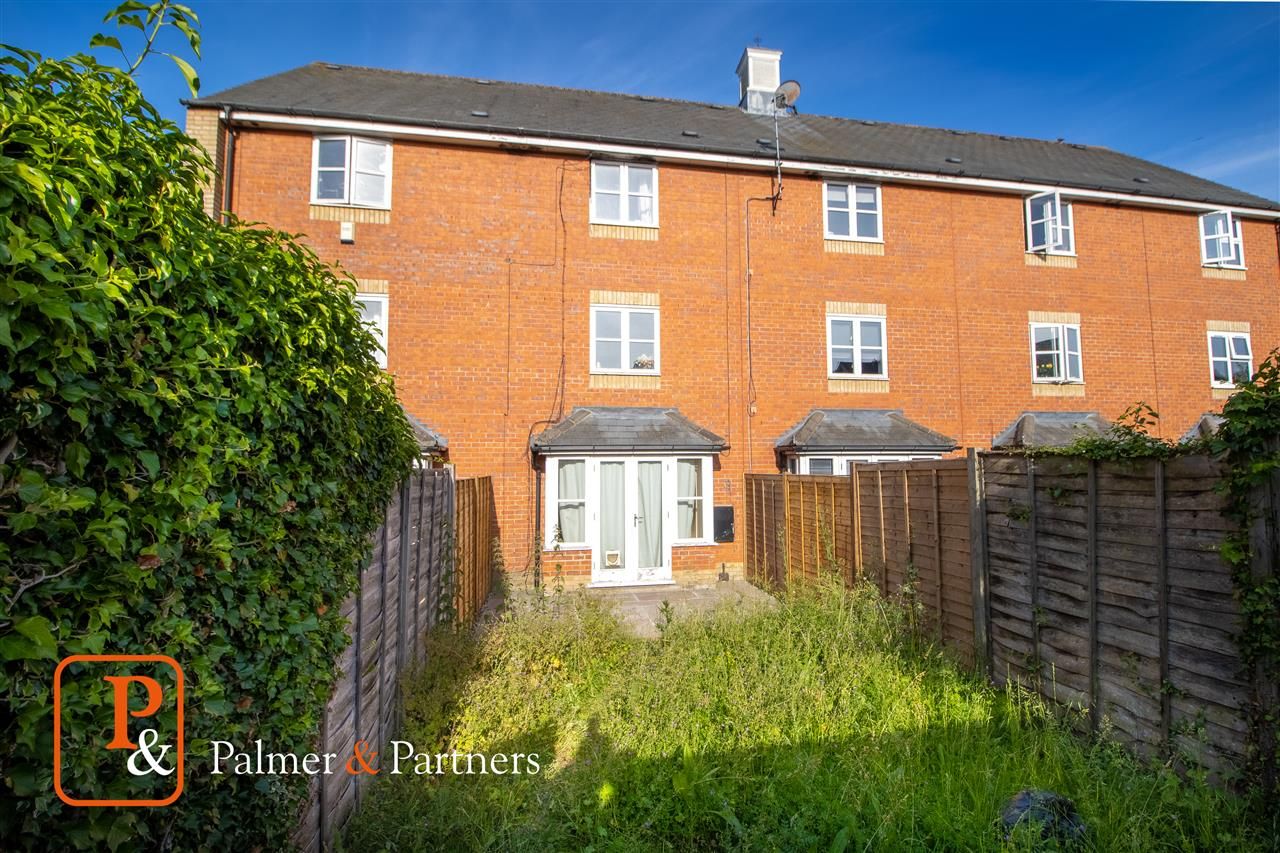 Hesper Road, The Hythe, Colchester CO2  