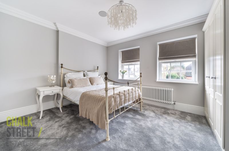 5 bed detached house for sale in Woodlands Avenue, Emerson Park RM11