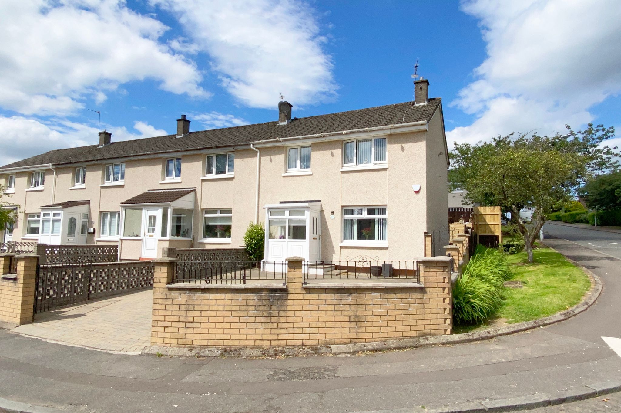 3 bed end terrace house for sale in Freelands Road, Old Kilpatrick