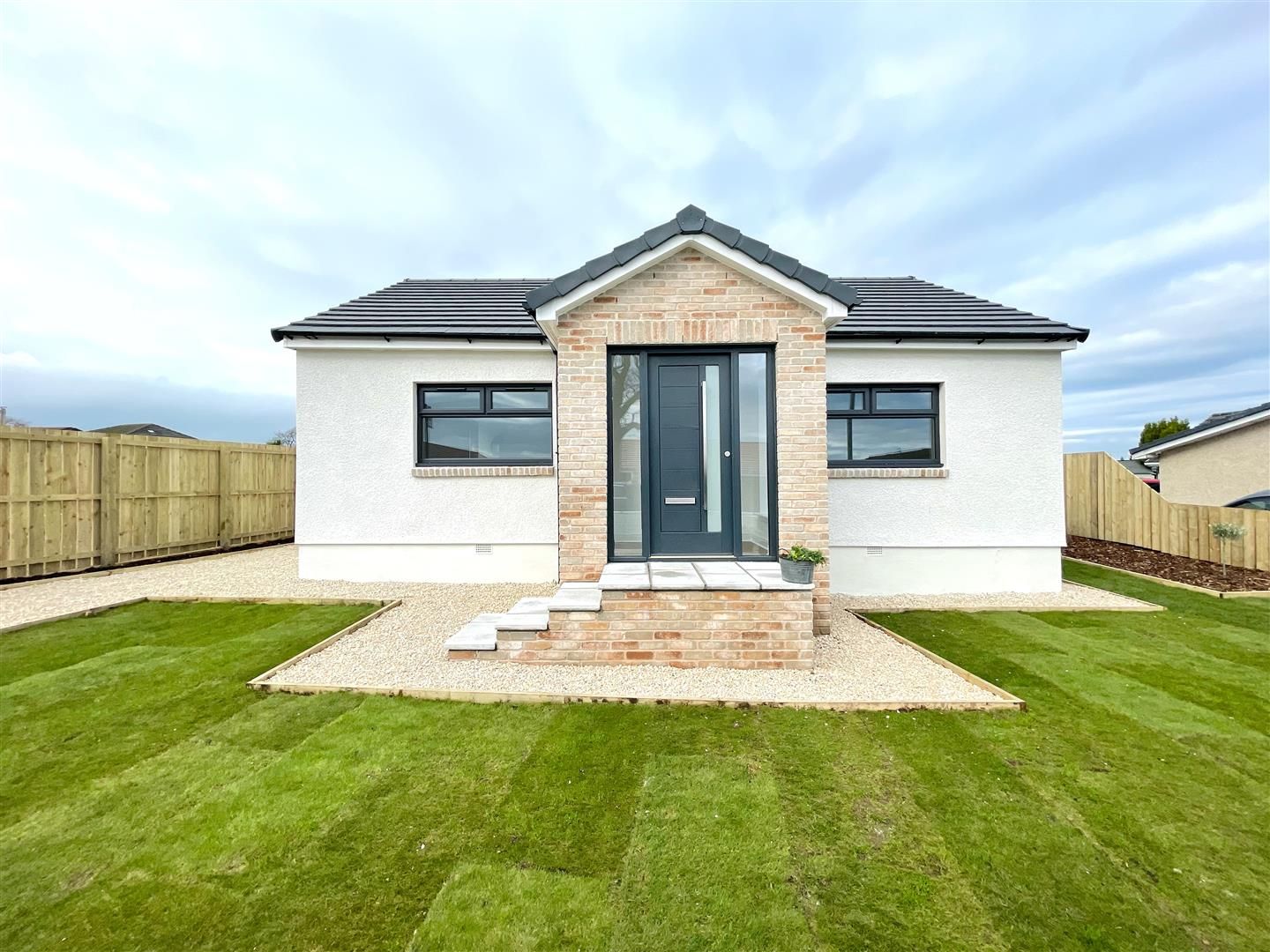 4 bed detached bungalow for sale in Greengairs Road, Greengairs