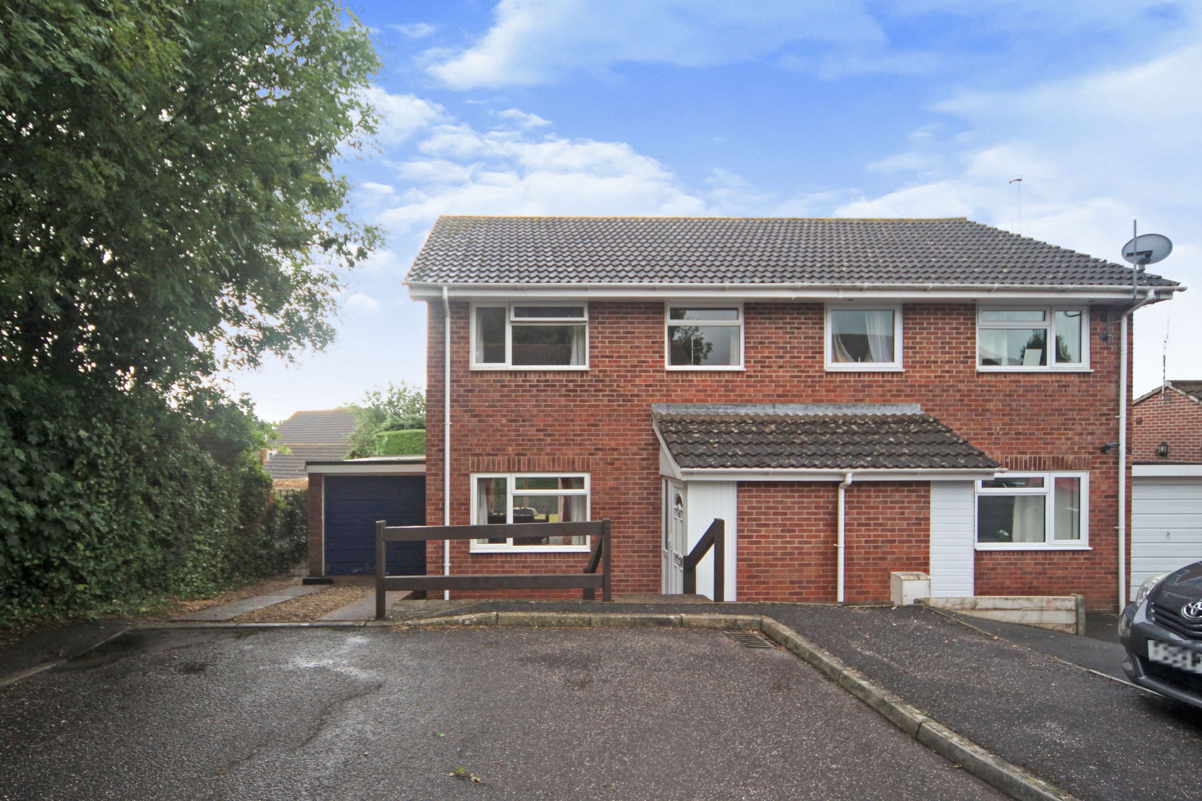 3 bed semidetached house for sale in Taylor Close, Taunton TA2 Zoopla