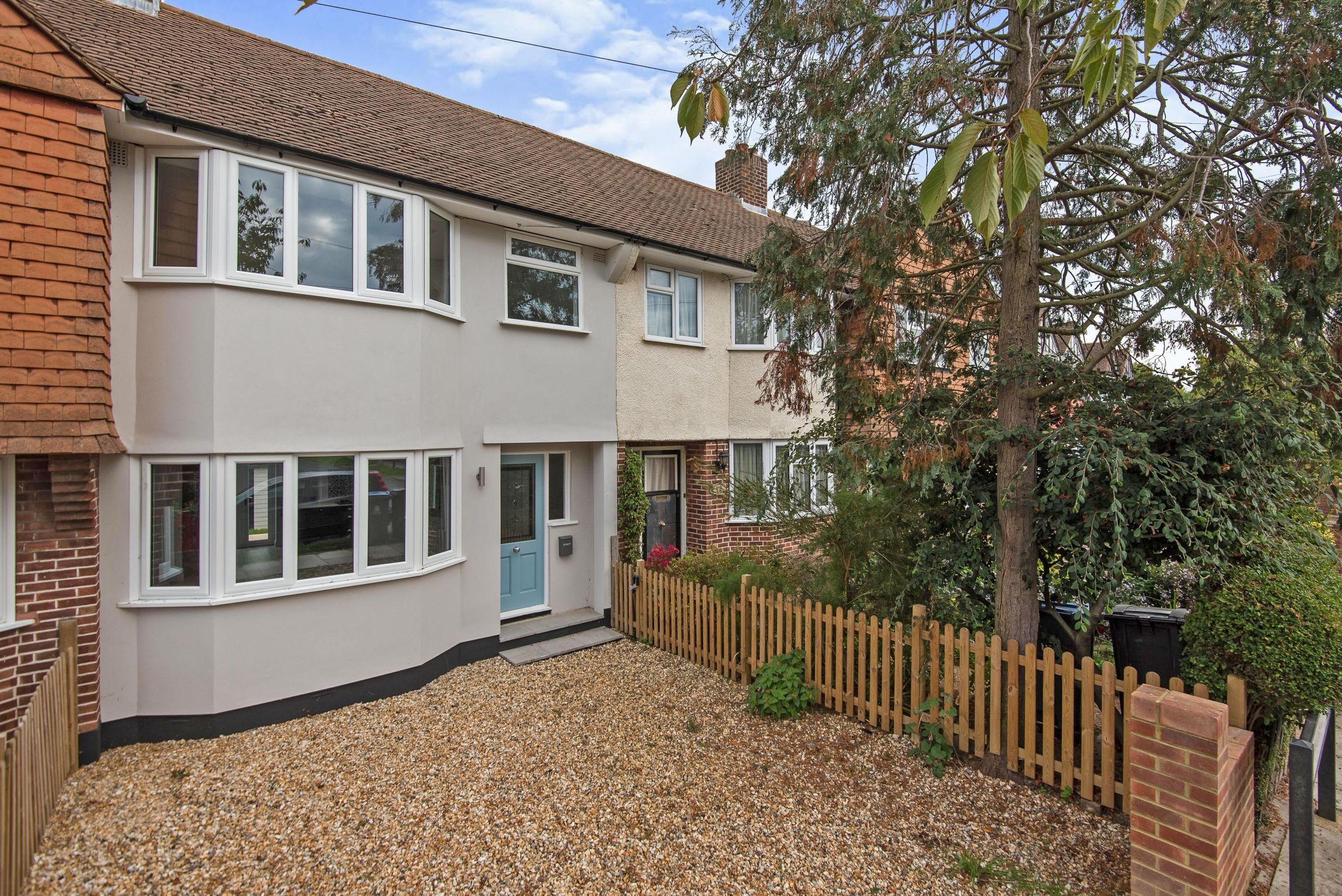 3 bed detached house for sale in Kingshill Avenue, Worcester Park KT4