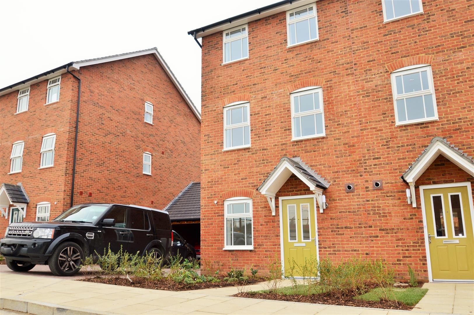 3 bed town house to rent in Mercer Avenue, Castle Hill, Ebbsfleet Valley, DA10 Zoopla