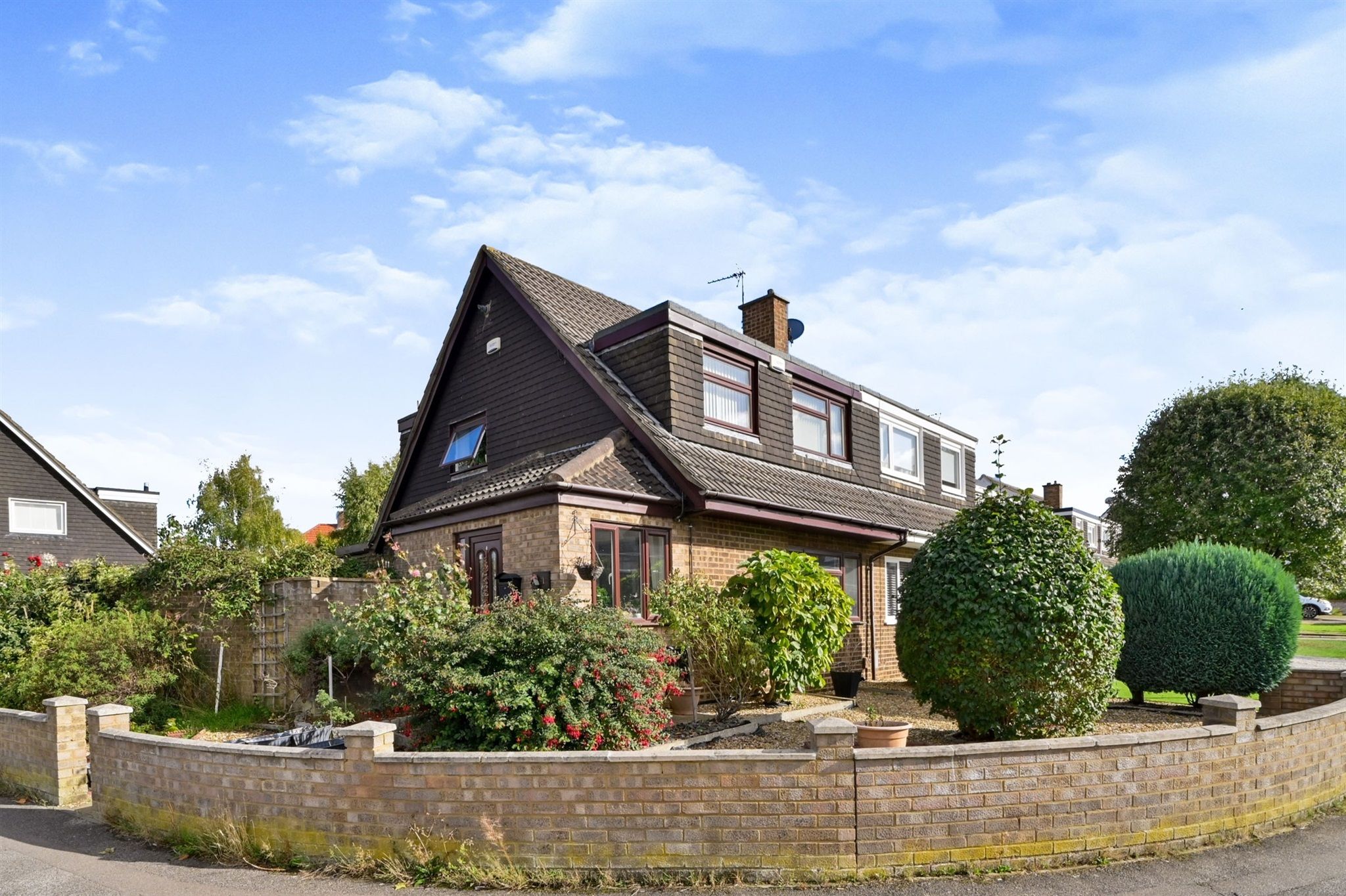 3 bed semidetached house for sale in Celina Close, Bletchley, Milton