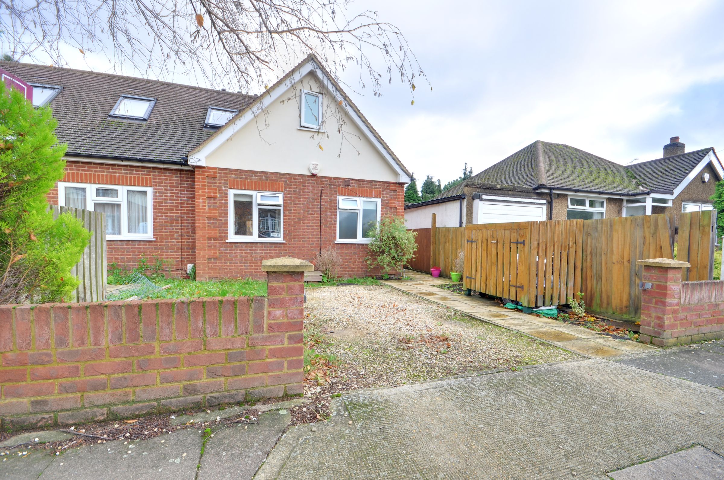 3 bed bungalow to rent in Hardy Avenue, Ruislip HA4 Zoopla