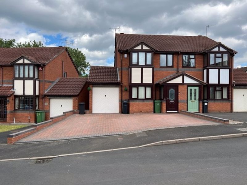3 bed semidetached house for sale in Brierley Hill, Brockmoor, Fox