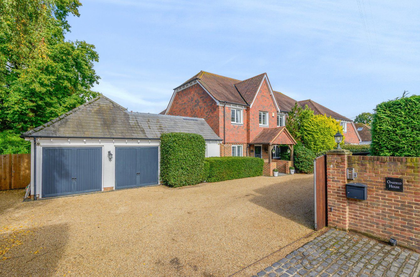 5 bed detached house for sale in Lenham Road, Kingswood, Maidstone ME17