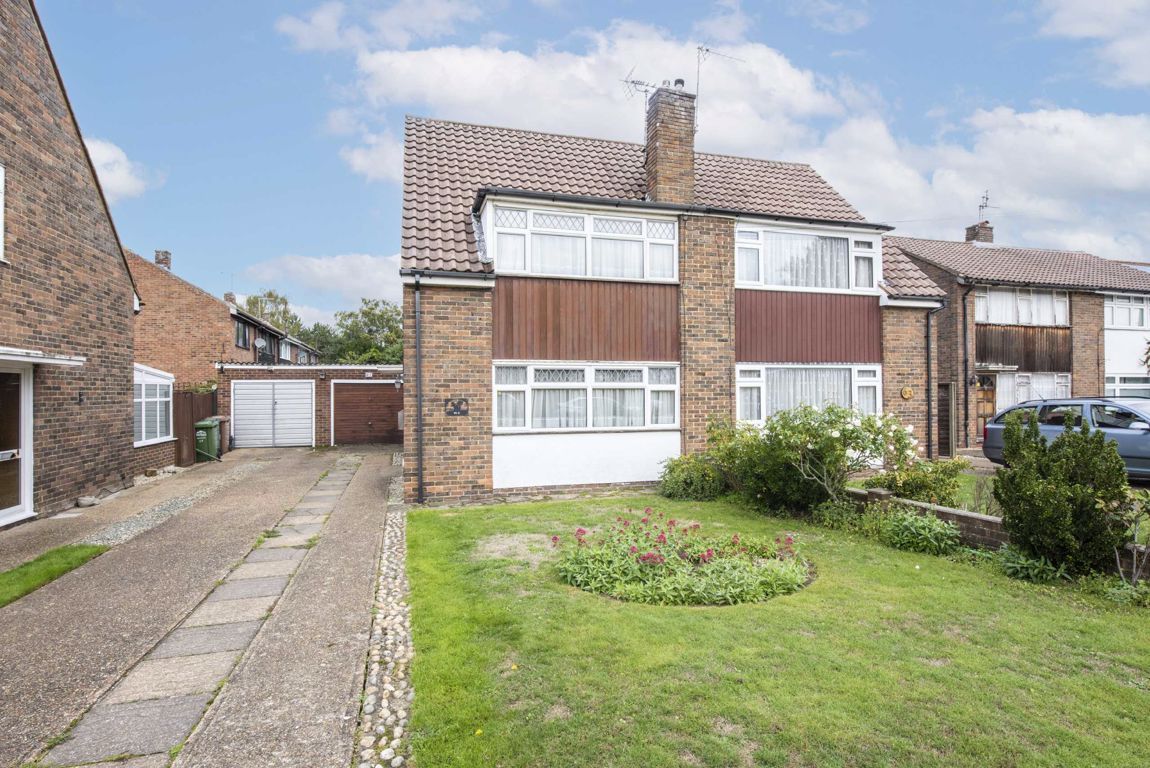 3 bed property for sale in Scotts Avenue TW16 Zoopla
