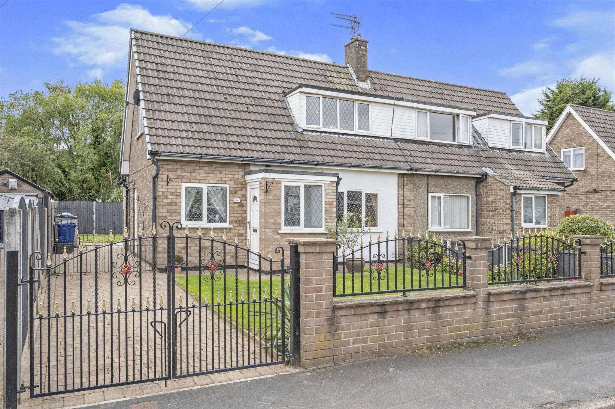 2 bed semidetached house for sale in Oakwood Drive, Armthorpe
