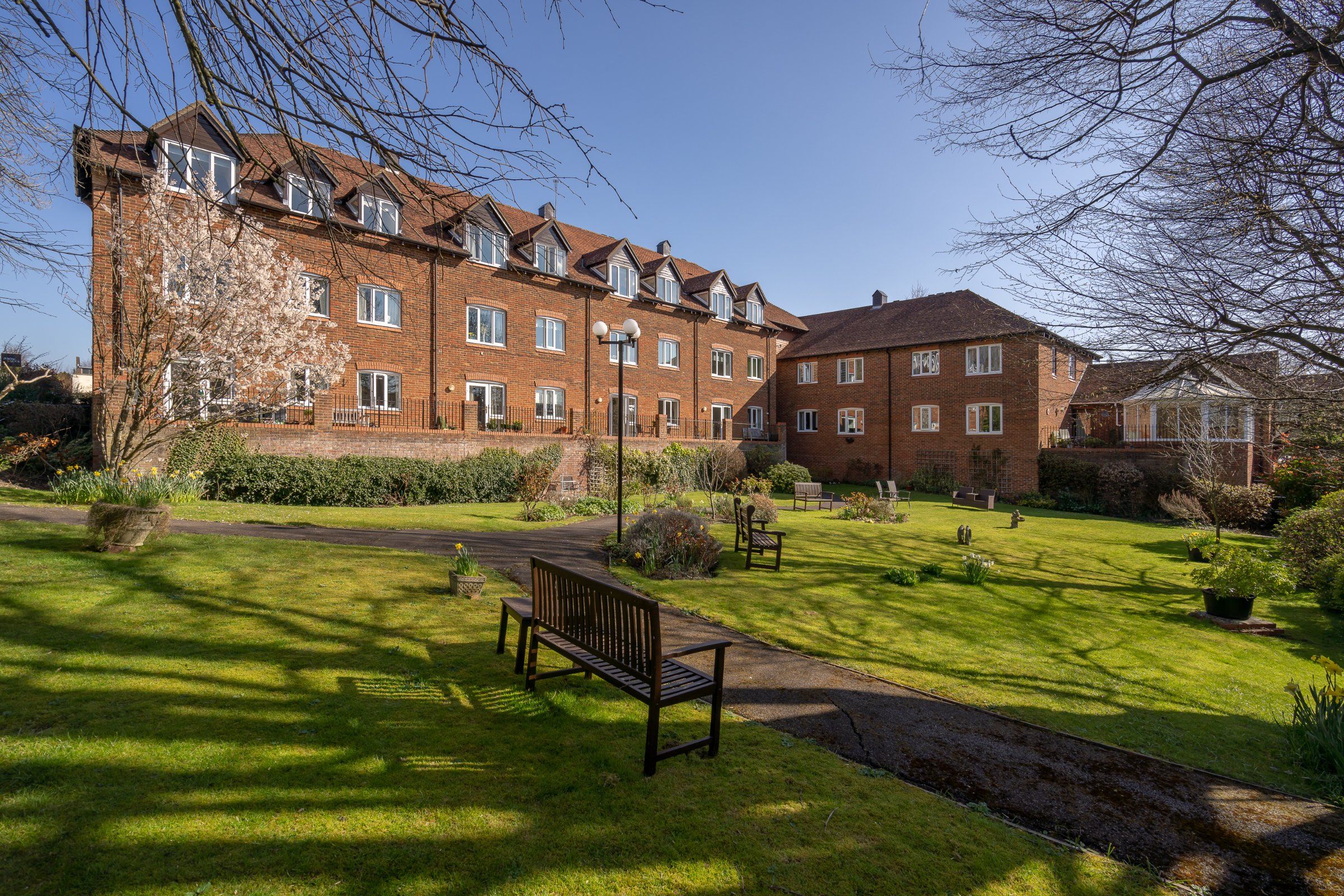 1 bed flat for sale in Belmont Road, Leatherhead KT22 Zoopla