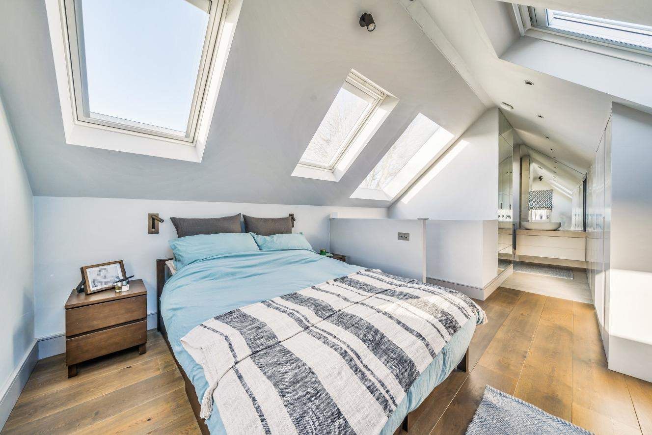 3 bed detached house for sale in Kingston Upon Thames, Greater London, United Kingdom KT2 Zoopla