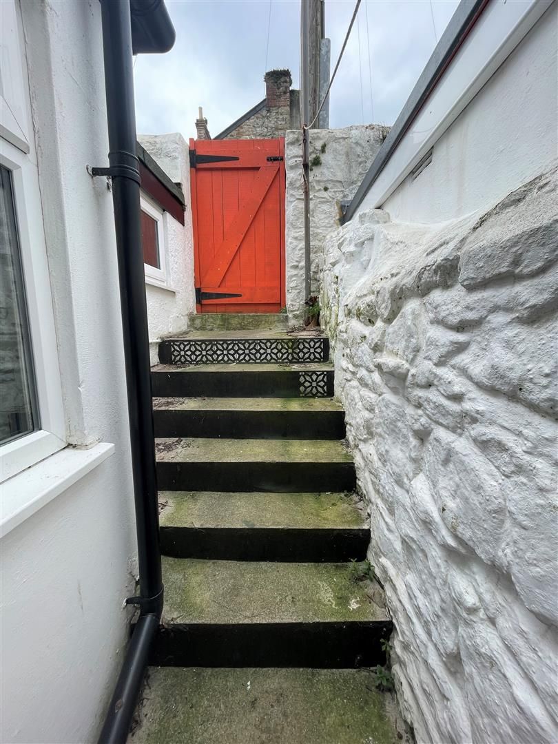 2 bed terraced house to rent in Caldwells Road, Penzance TR18 Zoopla