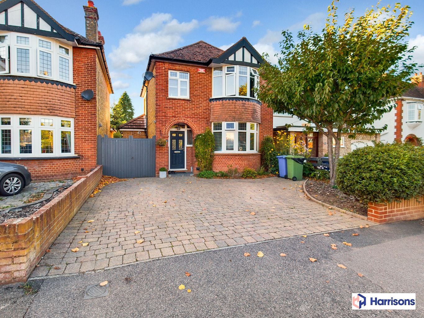 3 bed detached house for sale in Park Drive, Sittingbourne, Kent ME10 Zoopla