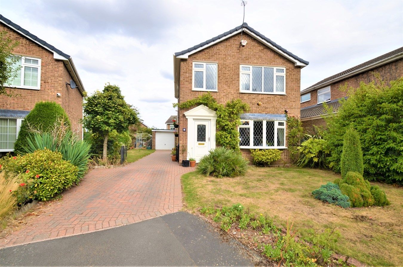 3 bed detached house for sale in Ravenswood Drive, Auckley, Doncaster