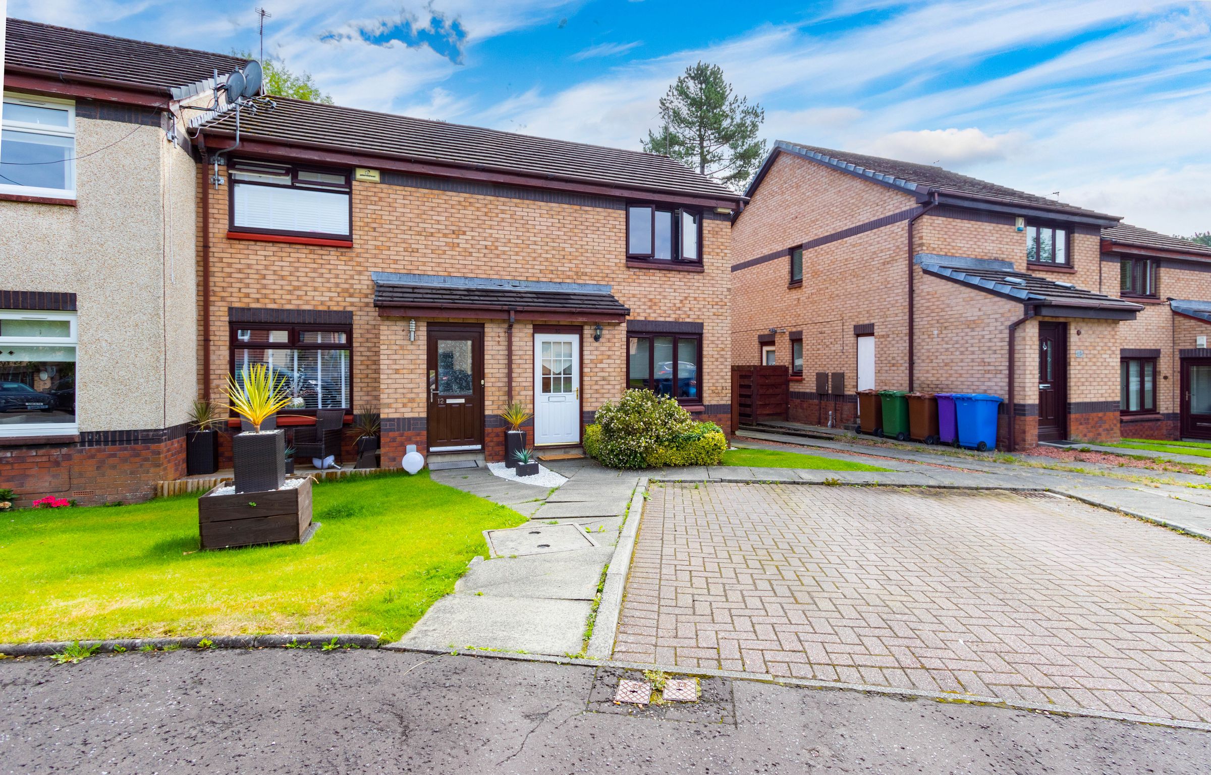 2 bed semidetached house for sale in Dormanside Court, Pollok, Glasgow