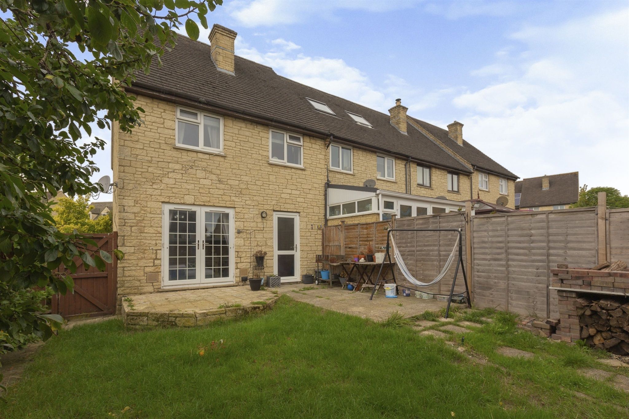 3 bed end terrace house for sale in Ralegh Crescent, Witney OX28 Zoopla