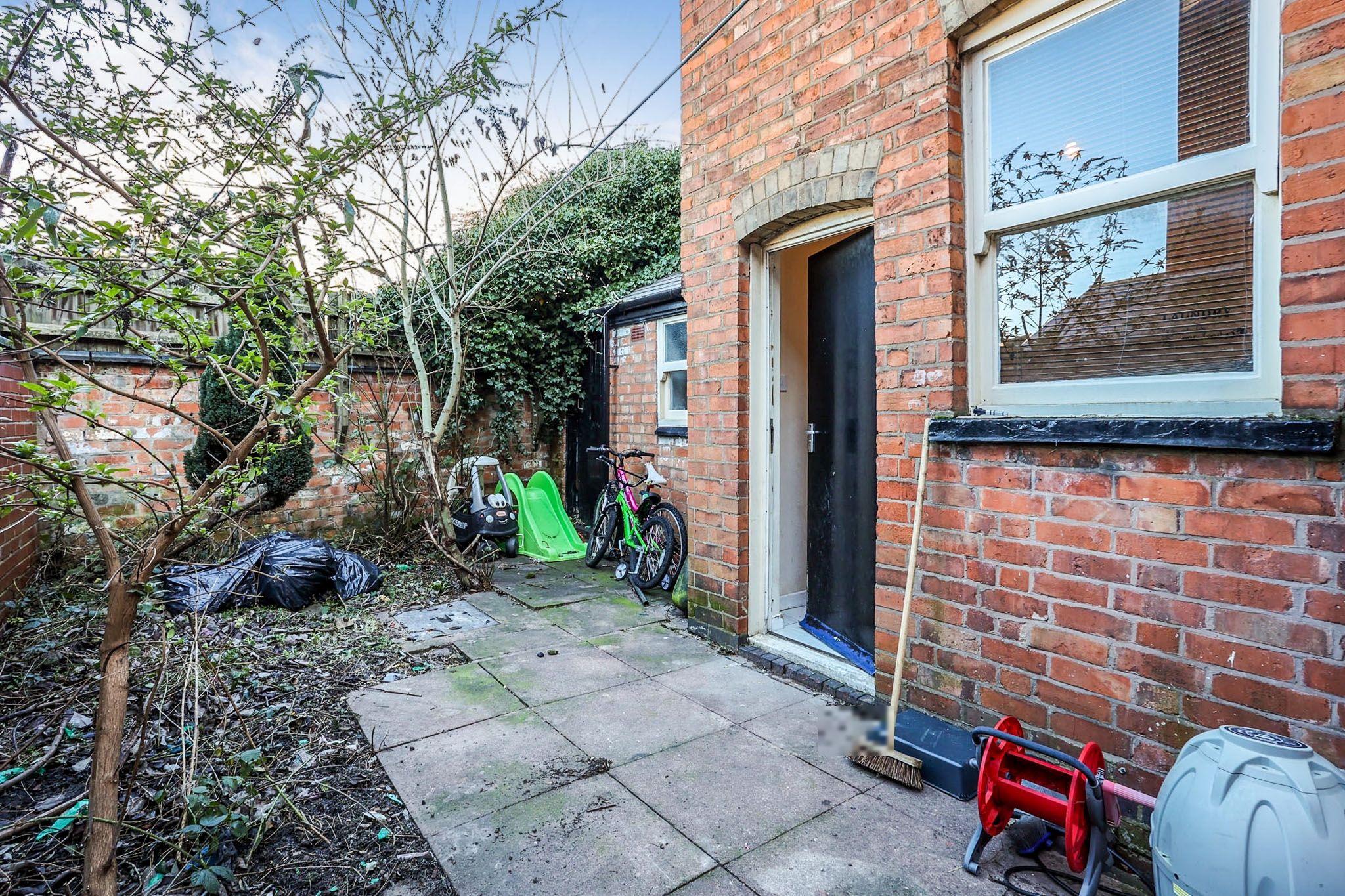 3 bed terraced house for sale in Daneshill Road, Leicester