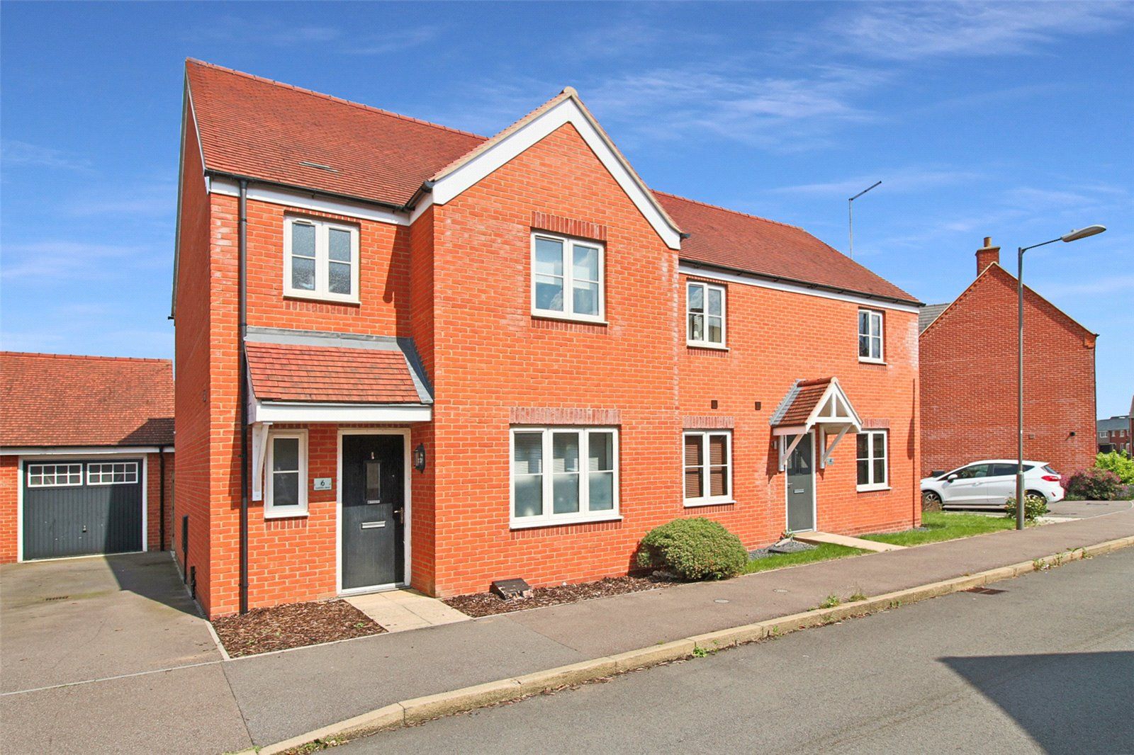 Cardinal Dr Aylesbury HP18  