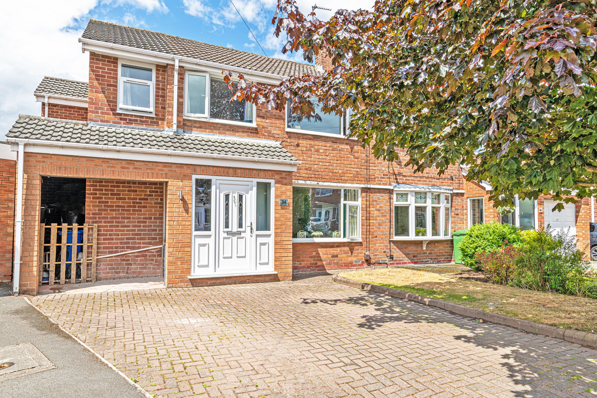 4 bed semidetached house for sale in Haslemere Drive, Penketh