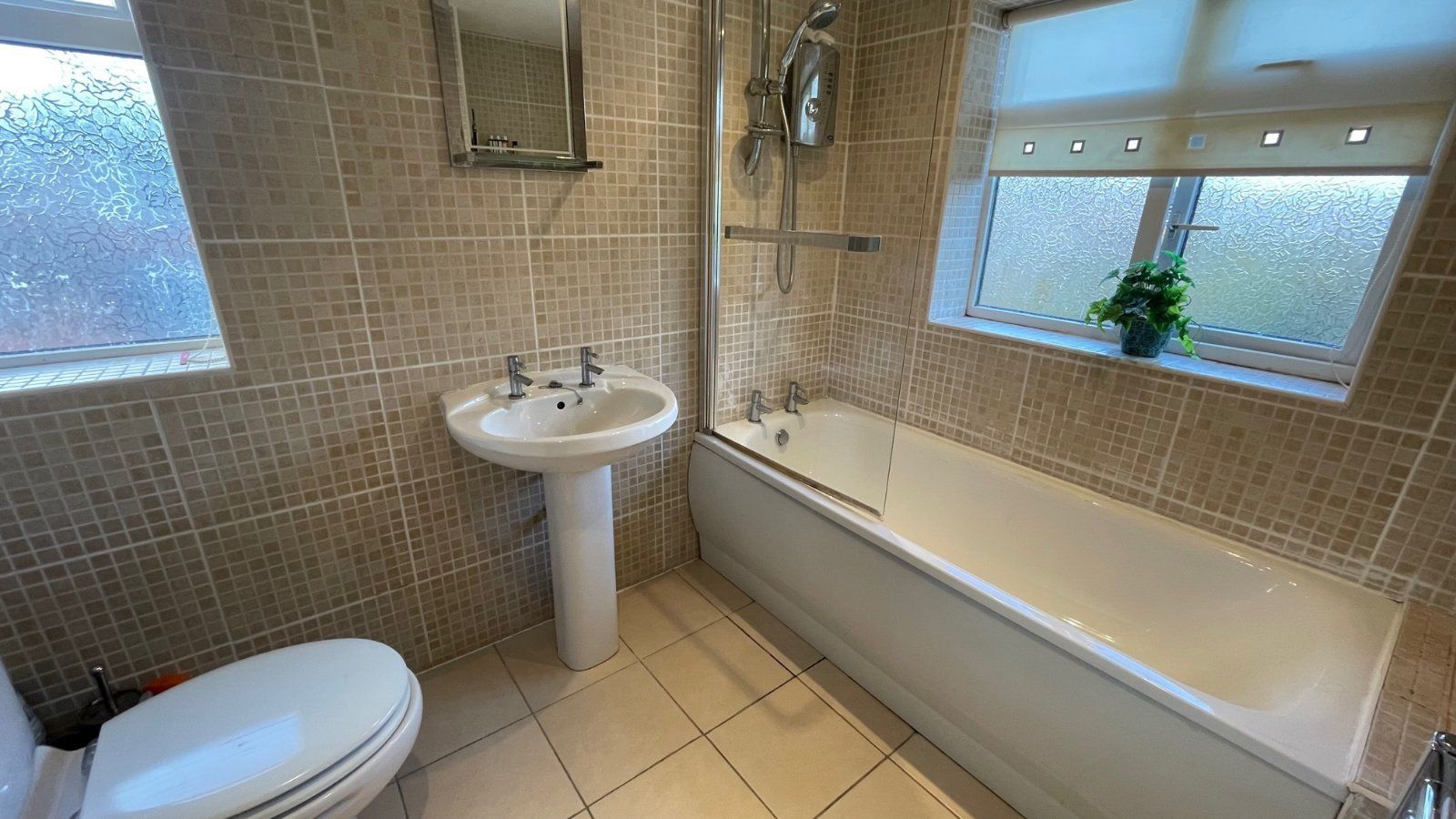 3 bed semidetached house for sale in Forbes Close, Sale M33 Zoopla