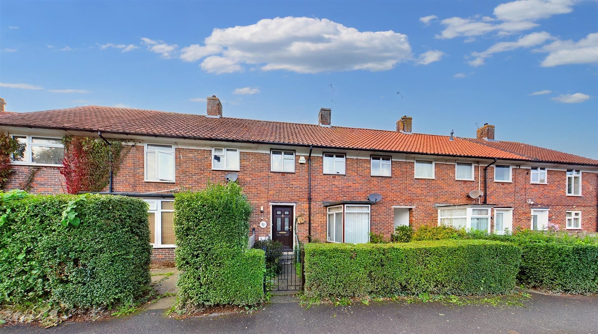 3 bed terraced house for sale in Shaws Road, Crawley RH10 Zoopla