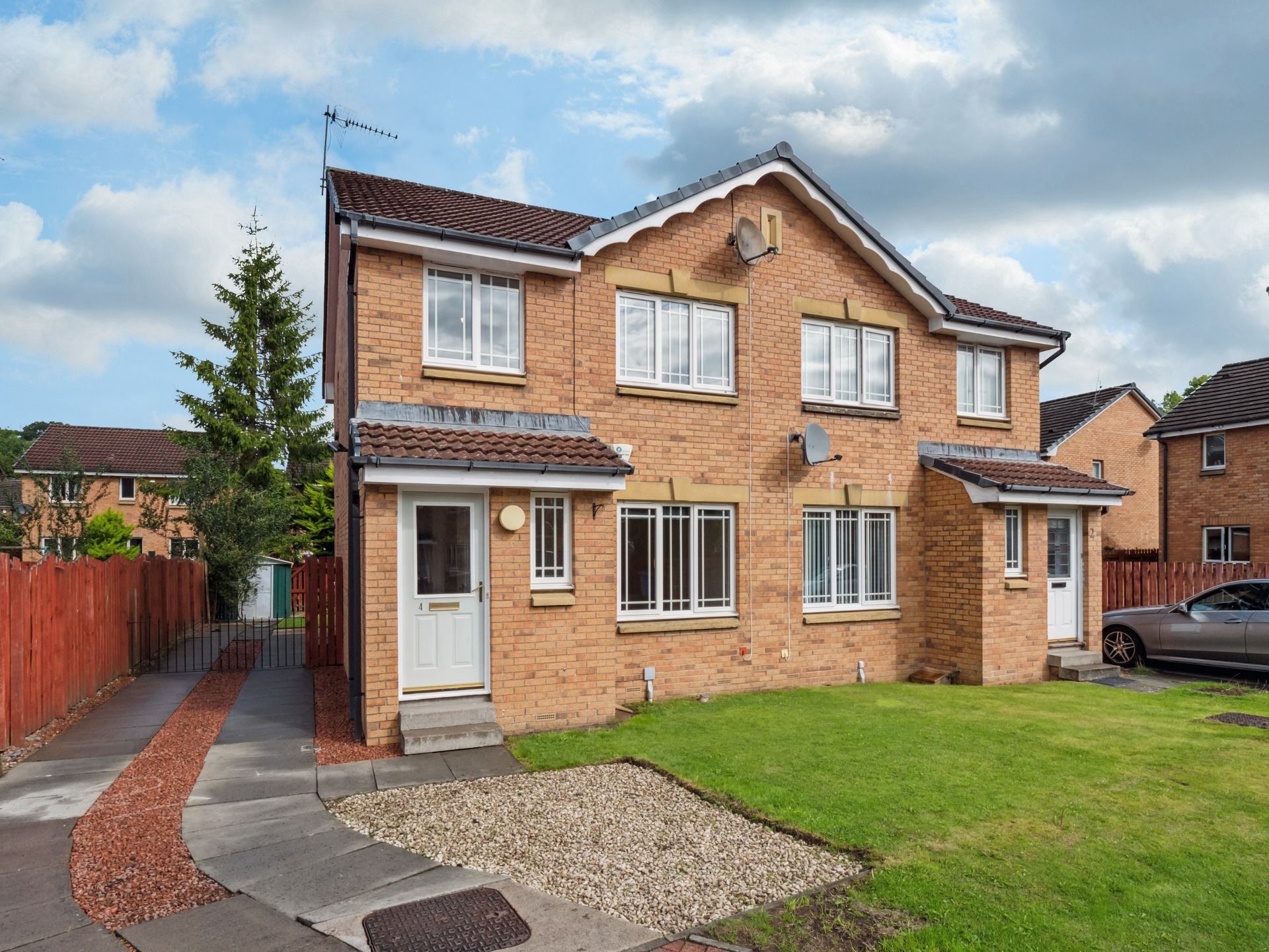 3 bed semidetached house for sale in Foinaven Drive, Thornliebank, East Renfrewshire G46 Zoopla