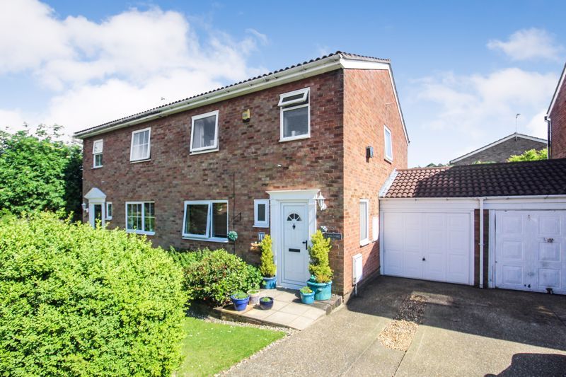 Hickling Close, Luton LU2  