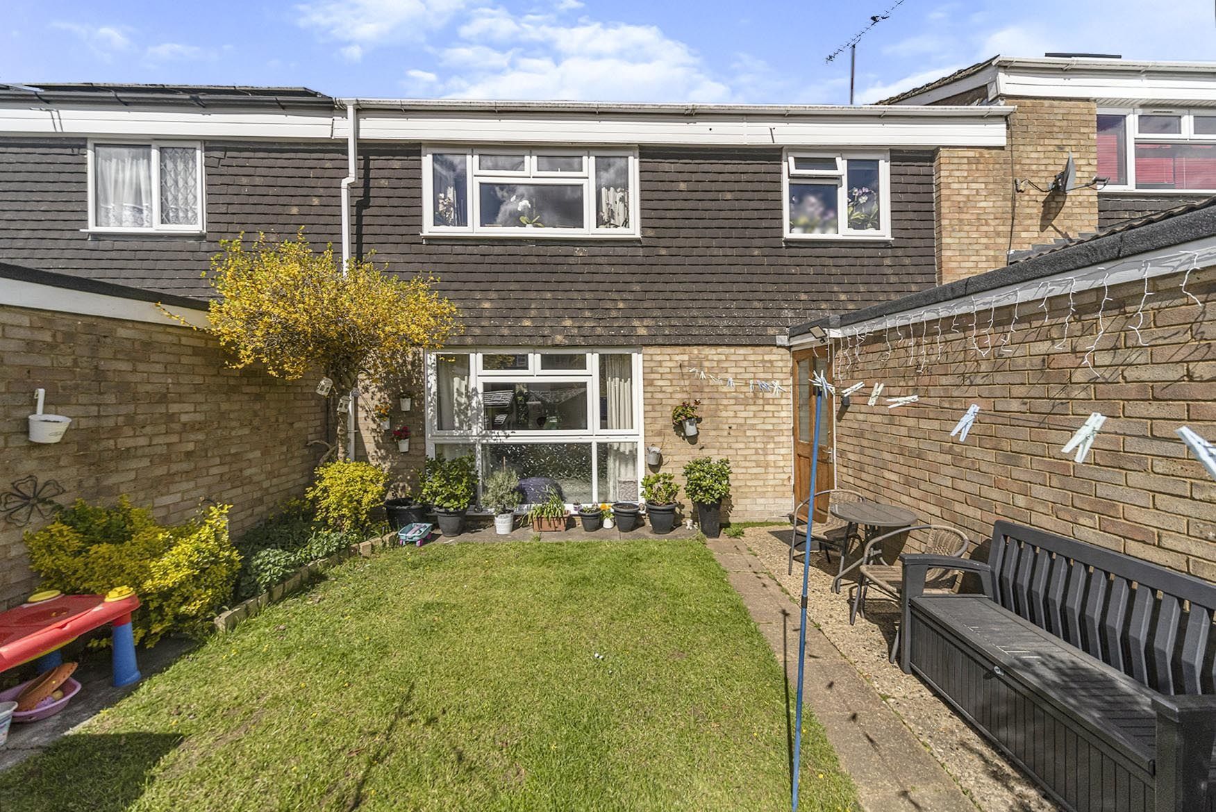 3 bed terraced house for sale in Jessop Road, Stevenage SG1 Zoopla