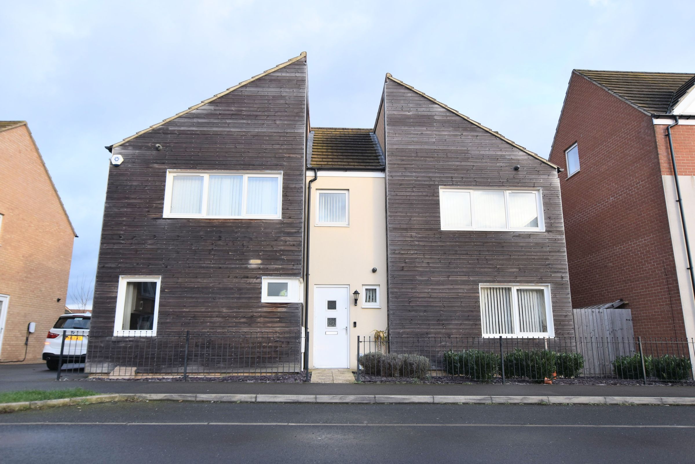 4 bed detached house to rent in Southwold Crescent, Broughton, Milton