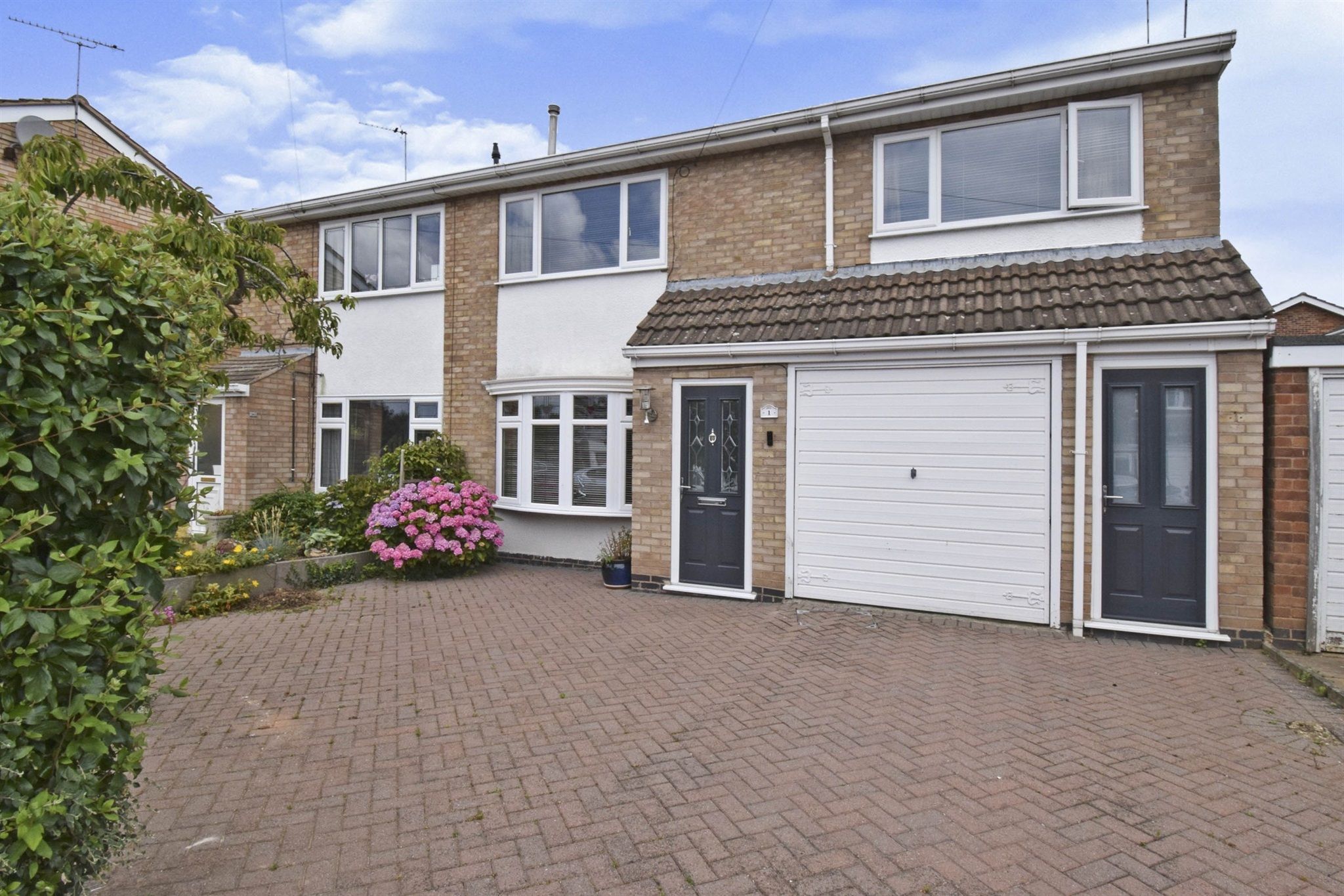 4 bed semidetached house for sale in Wheatlands Drive, Countesthorpe