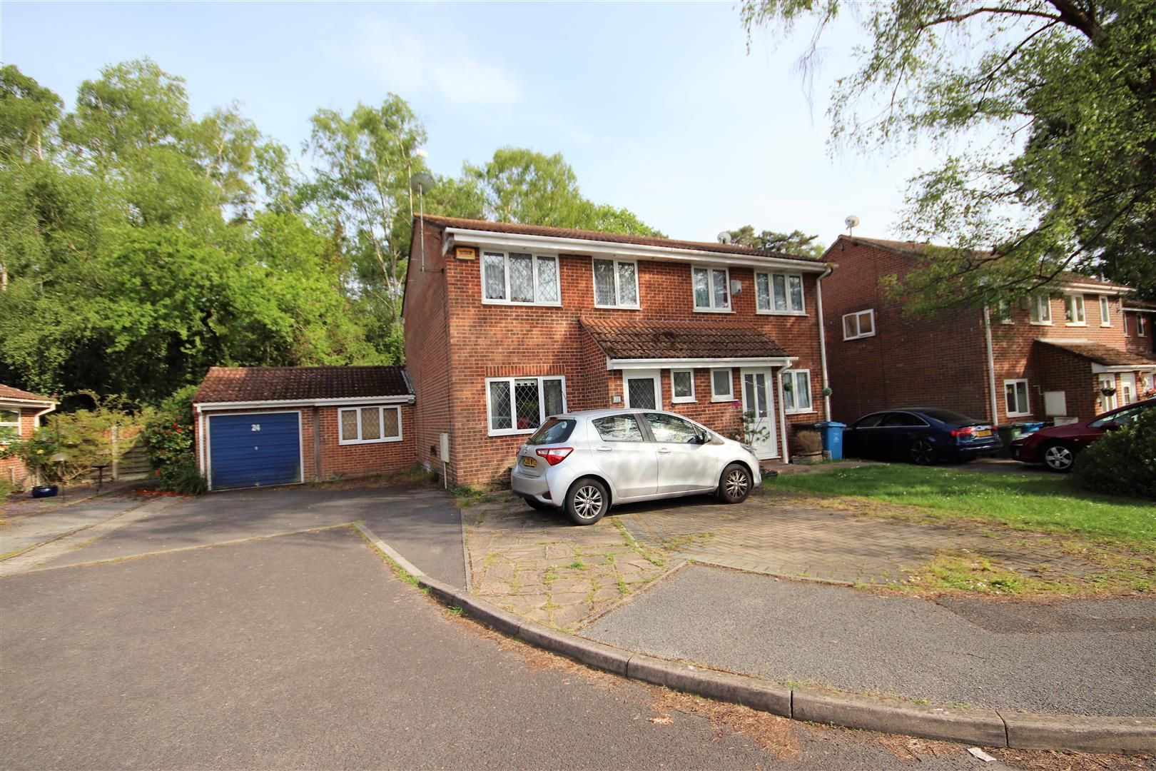 3 bed semidetached house for sale in Swift Close, Upton, Poole BH17