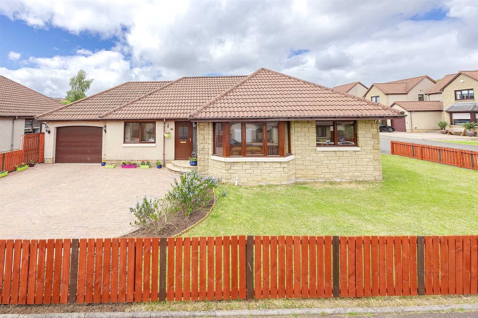3 bed detached bungalow for sale in Deanburn Gardens, Seafield