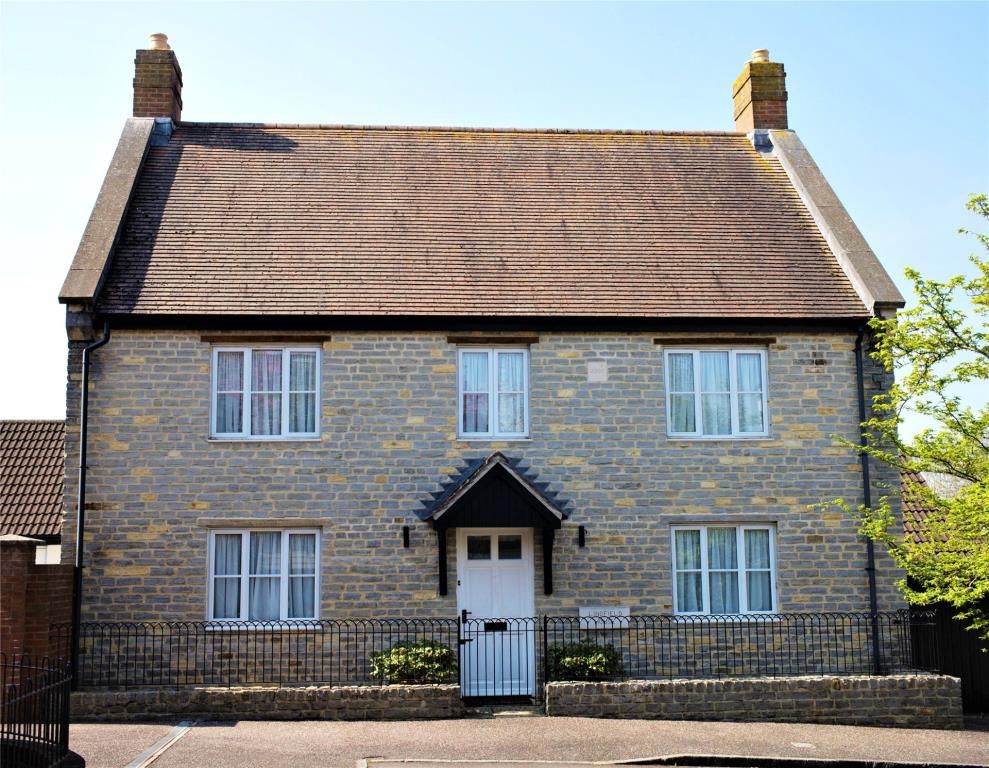 4 bed detached house for sale in Fields End, Hillyfields, Taunton
