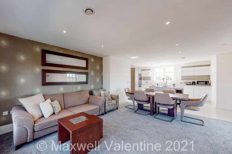 5 Ashridge Close 8 Petunia Court London N3  