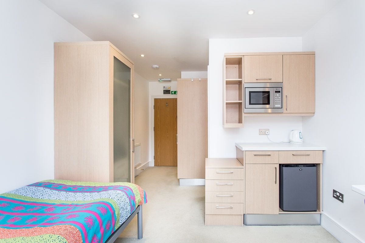 Studio to rent in Finchley Road, Hampstead, London NW3 Zoopla