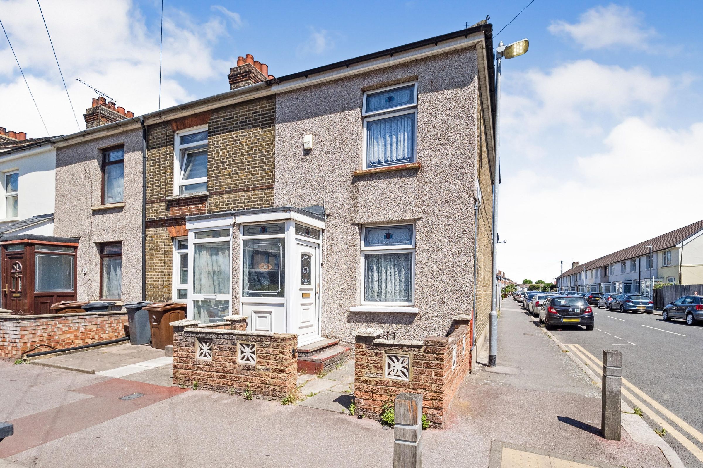 2 bed end terrace house for sale in King Edwards Road, Barking IG11