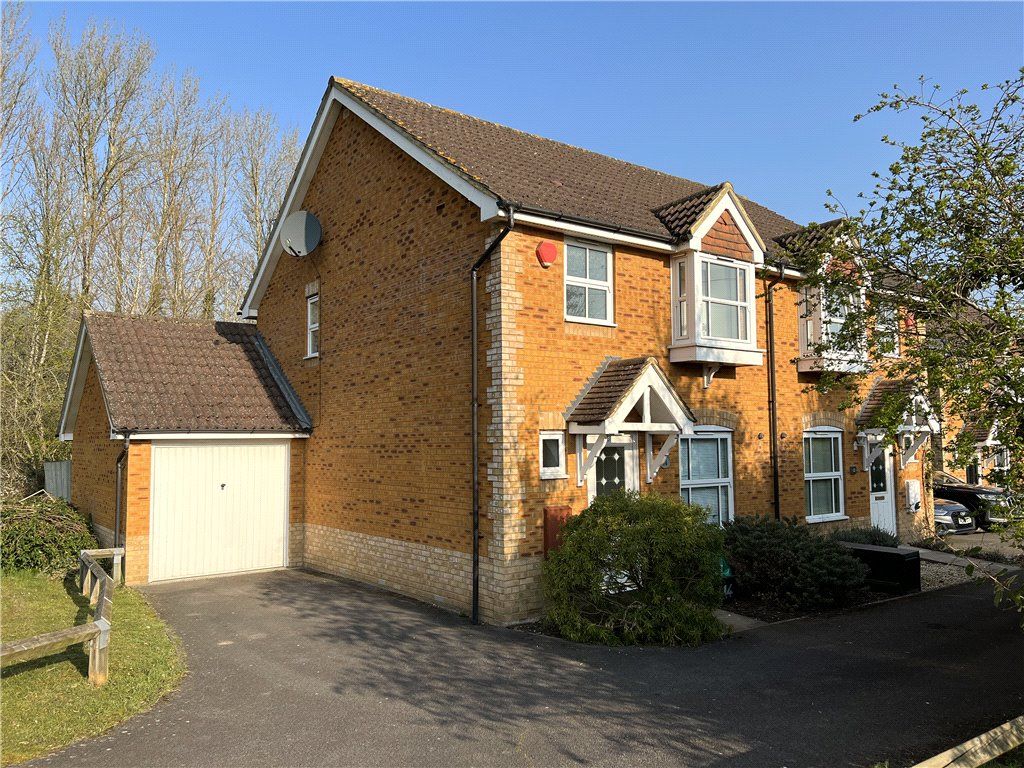 3 bed end terrace house for sale in Howell Close, Arborfield, Reading