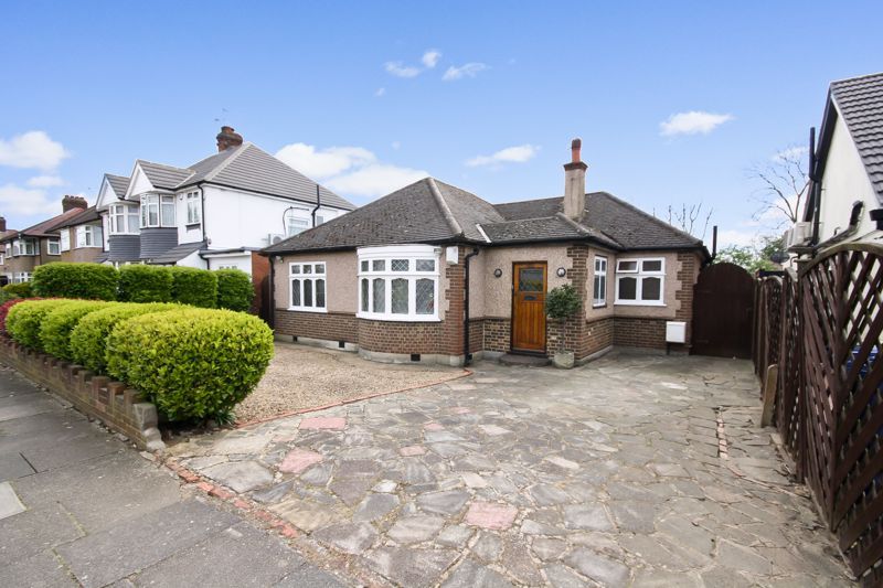 3 bed bungalow for sale in Harewood Avenue, Northolt UB5 Zoopla