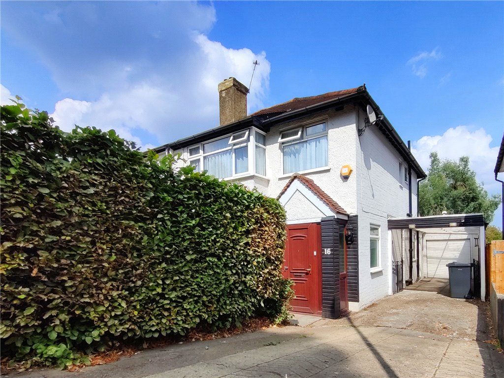 3 bed semidetached house for sale in Old Farleigh Road, South Croydon