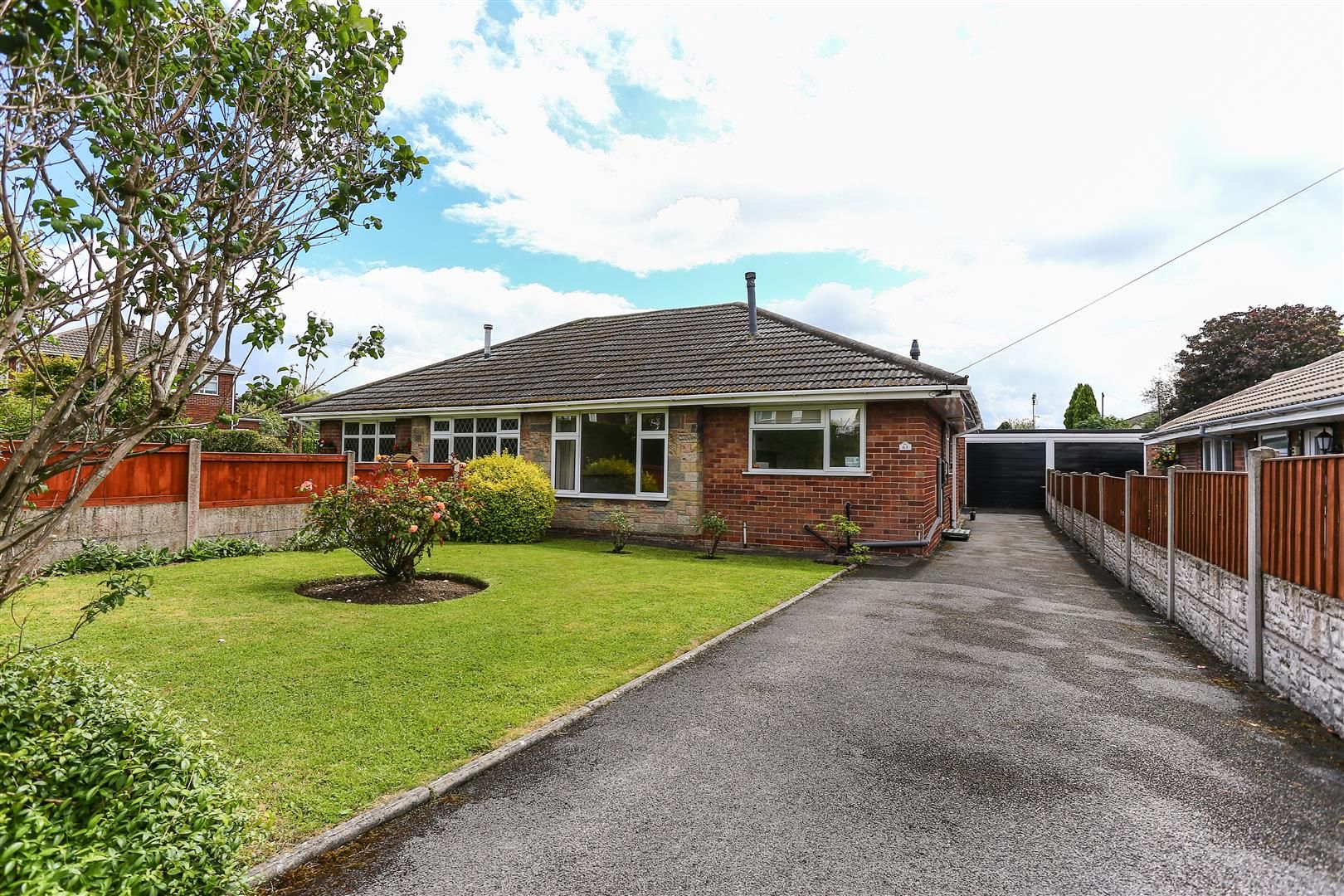 2 bed semidetached bungalow for sale in Newpool Road, Knypersley